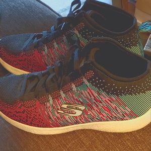 Skecher Ladies Shoes in Beautiful Colors Size 11